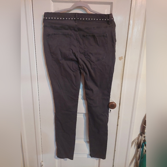 NWT Express faded black Stretch Jean 14L - Picture 2 of 2